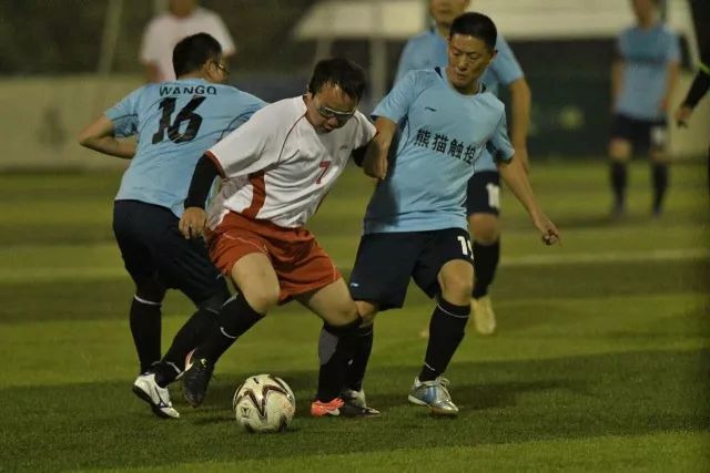 英超-加克波破门萨拉赫制胜 利物浦2-1布莱顿