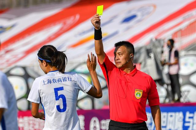 雷蒙:本想模仿詹姆斯霸王步 结果被晓川扑倒了